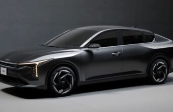 Nuevo Kia K4, sucesor del Forte, fue revelado días antes al Salón Nueva York