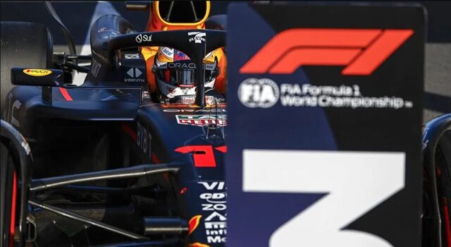 Checo Pérez recibe penalización de tres posiciones en la partida de Melbourne