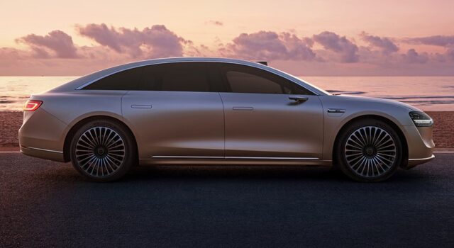 El nuevo sedán de BAIC y Huawei se venderá por medio millón de yuanes