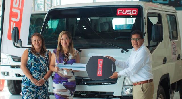 FUSO refuerza la flota de camiones de EuroRenting con el versátil Canter Doble Cabina