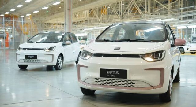 Cómo las baterías de iones de sodio podrían reducir el precio de los vehículos eléctricos