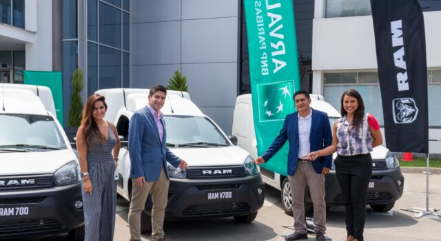 Divemotor entrega flota de 50 unidades Ram V700 a Arval Perú