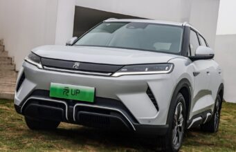 BYD Yuan UP sale al mercado en China el 19 de marzo