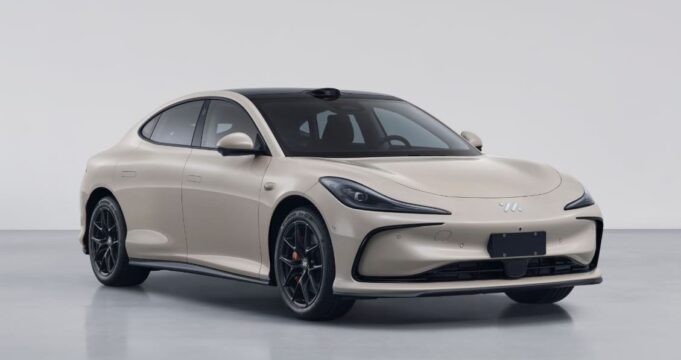 IM L6: el primer vehículo de producción del mundo con batería de estado sólido