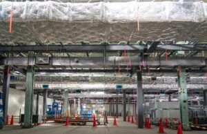 Nissan muestra en Japón un piloto de línea de baterías de estado sólido