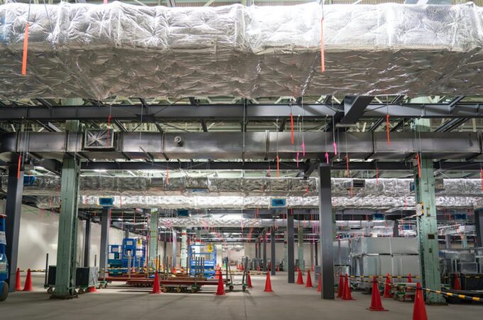 Nissan muestra en Japón un piloto de línea de baterías de estado sólido