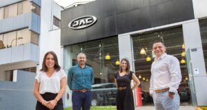 Empresa de Transporte renueva compromiso Con JAC y adquiere 9 unidades Sunray para trasladar personal a Nivel Nacional