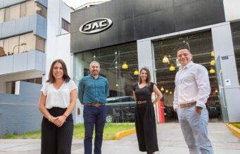 Empresa de Transporte renueva compromiso Con JAC y adquiere 9 unidades Sunray para trasladar personal a Nivel Nacional
