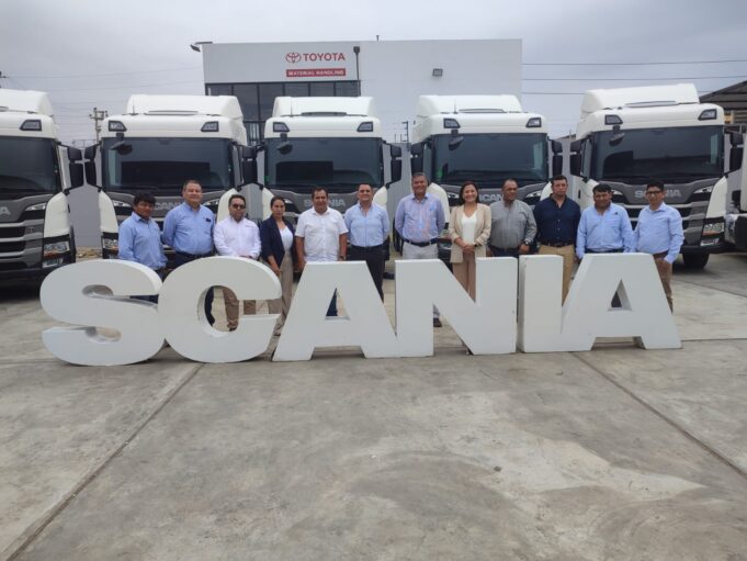 Scania Perú reafirma su liderazgo en el norte con entrega de importante flota de remolcadores para Dayanna Ingenieros