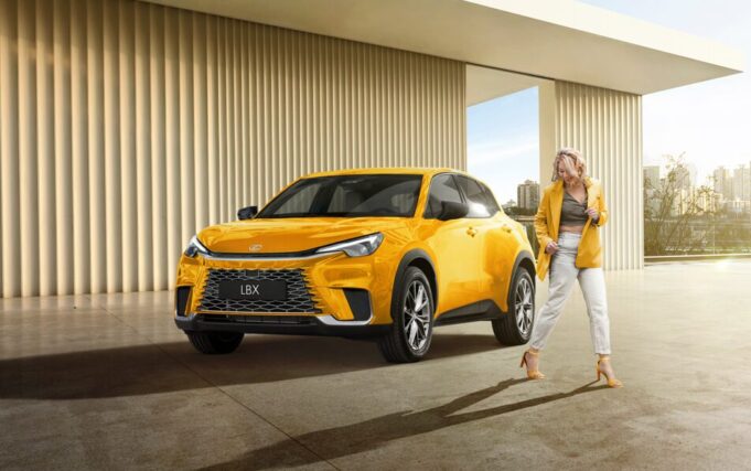 Lexus amplia su portafolio y busca que el 80% de sus ventas sean autos electrificados