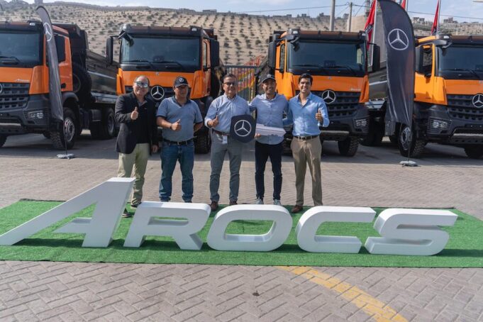 Video | Divemotor hace entrega de 6 camiones Arocs a la empresa Entrevías