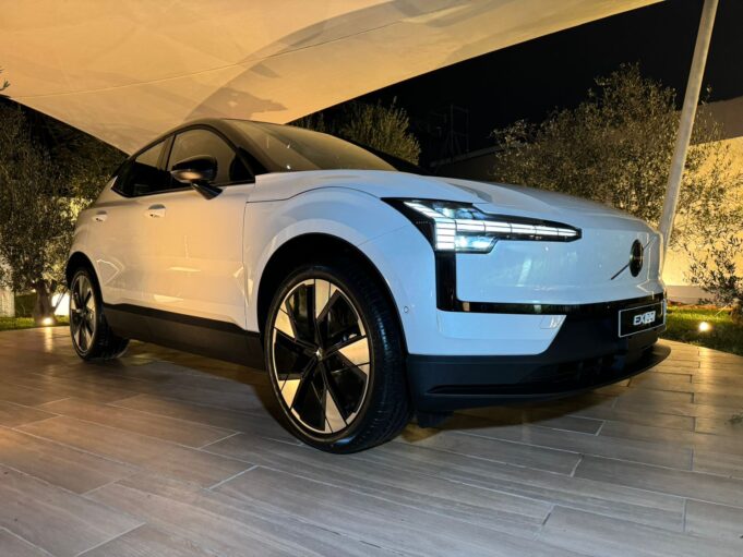 Volvo EX30 llega a Perú: El SUV más pequeño de la marca con un Gran Impacto