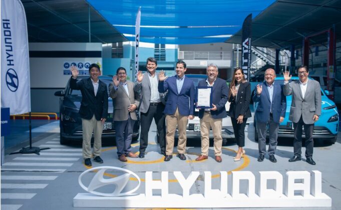 Hyundai otorga certificación a taller Mitta como concesionario autorizado