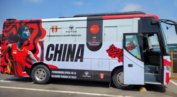 Foton facilito 2 buses para el traslado de selecciones de Voleibol a la Federación Peruana de Voleibol