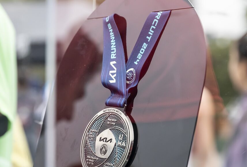 Kia Perú, con el apoyo de Perú Runners, lanza medalla exclusiva para corredores peruanos