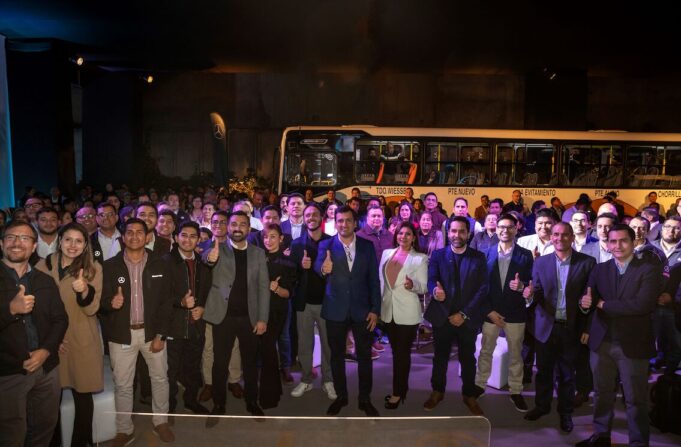 Divemotor lanza “Mercedes On Tour Buses y Vans» en Lima