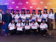 Rompiendo barreras: 12 mujeres se graduaron como conductoras especializadas en camiones Scania