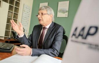 ¿Hasta cuándo permitiremos que los camiones dominen el carril izquierdo?