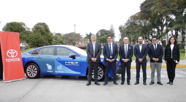 La PUCP y Toyota firman convenio para promover el hidrógeno verde en el Perú y la economía circular
