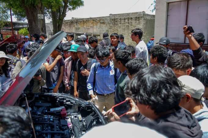 Toyota del Perú se reunió con estudiantes y decano de la UNSA