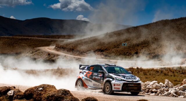 Toyota compensará las emisiones de carbono generadas durante el recorrido de los vehículos en el rally Caminos del Inca