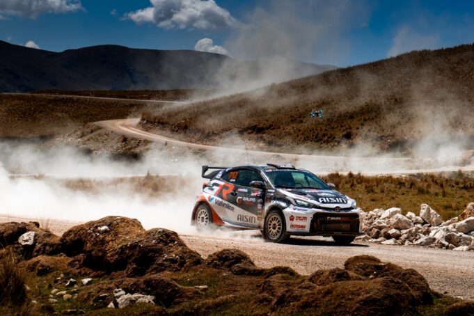 Toyota compensará las emisiones de carbono generadas durante el recorrido de los vehículos en el rally Caminos del Inca