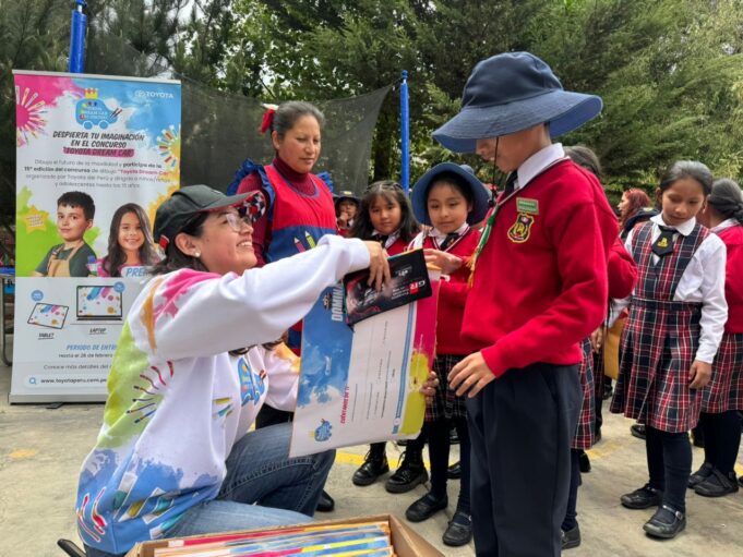¡A dibujar se ha dicho! Toyota Dream Car encendió la creatividad en Caminos del Inca
