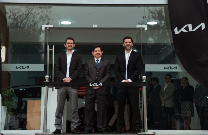 KIA sigue consolidándose en Lima con renovada tienda en San Borja
