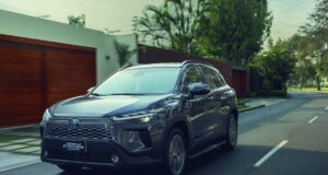 Crecimiento del mercado de vehículos electrificados en Perú: Liderando hacia un futuro más limpio