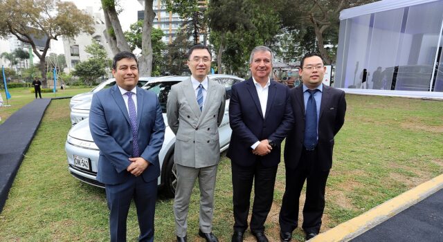 Luz del Sur y BYD impulsan la electromovilidad en Perú con nueva flota de 46 vehículos 100% eléctricos