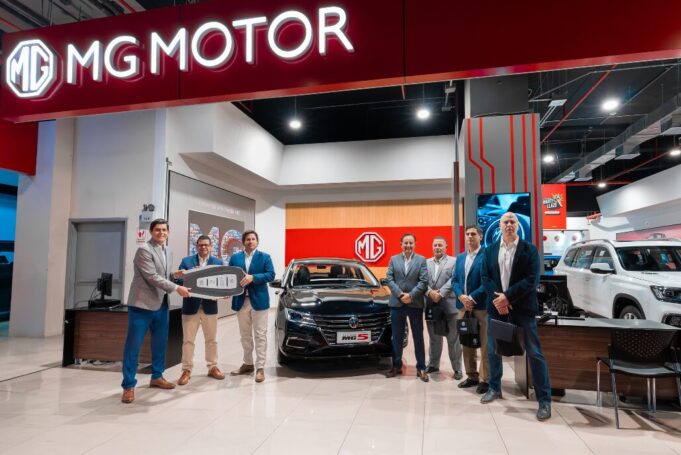 MG Motor Perú y Wigo Motors entregan nueva flota de MG5 a Kuzoba alcanzando 150 unidades en el año