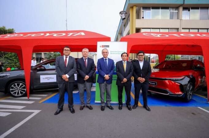 Toyota del Perú y Ministerio de Energía y Minas organizan taller sobre electromovilidad para impulsar la carbono neutralidad