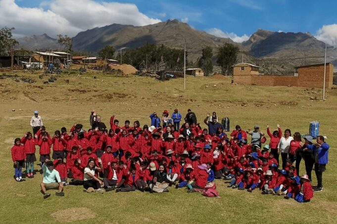 Scania Perú lleva abrigo a más de 6000 niños y niños