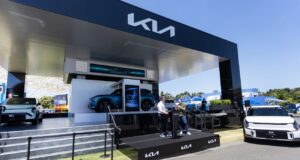 Kia celebra 24 años como mobility partner del Australian Open 2025