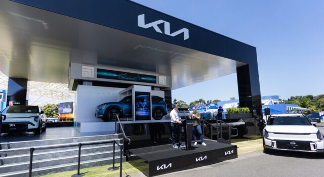Kia celebra 24 años como mobility partner del Australian Open 2025