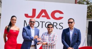 JAC Camiones entregó 25 camiones D300 VIP a Grupo Jiménez para optimizar sus operaciones