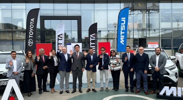Toyota refuerza su presencia en el sector corporativo con una operación de 160 unidades a Komatsu-Mitsui y Cummins Perú