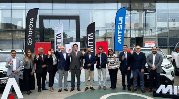 Toyota refuerza su presencia en el sector corporativo con una operación de 160 unidades a Komatsu-Mitsui y Cummins Perú