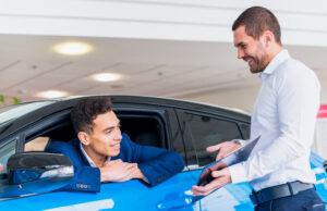 Día del Padre: Lo que los papás consideran antes de comprar un auto