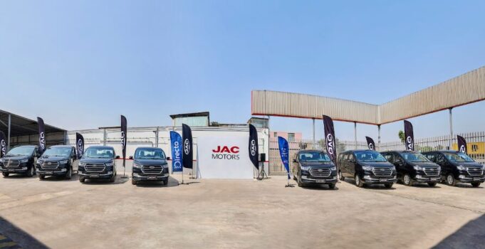 JAC Perú entrega flota de nueve vehículos JAC Refine a directo para reforzar su servicio de transporte ejecutivo