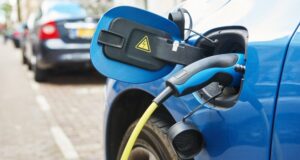 Crecen las ventas de vehículos electrificados y se duplica participación de eléctricos puros al cierre del primer semestre