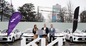 Kia impulsa su liderazgo corporativo con la entrega de flota del , el auto más vendido del Perú