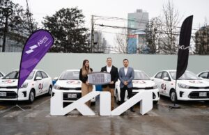 Kia impulsa su liderazgo corporativo con la entrega de flota del , el auto más vendido del Perú