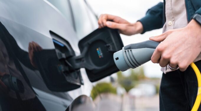 Día del Vehículo Eléctrico: ¿conviene dar el salto a la movilidad eléctrica en 2025?