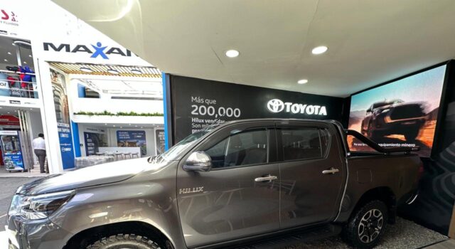 Toyota Hilux, la pickup que mueve a la minería peruana, estuvo presente en PERUMIN 2025