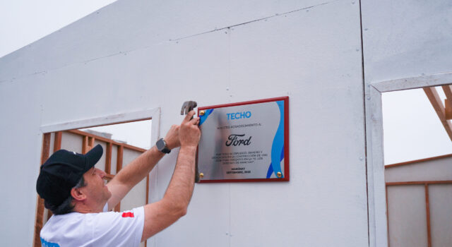 Ford Perú y TECHO mejoran espacios educativos en Manchay a través de voluntariado