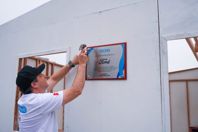 Ford Perú y TECHO mejoran espacios educativos en Manchay a través de voluntariado