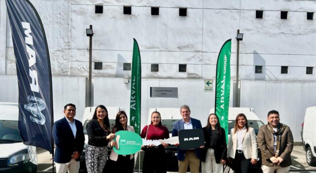 Arval incorpora más de 100 Ram V700 en su flota para potenciar las operaciones del Grupo Cobra
