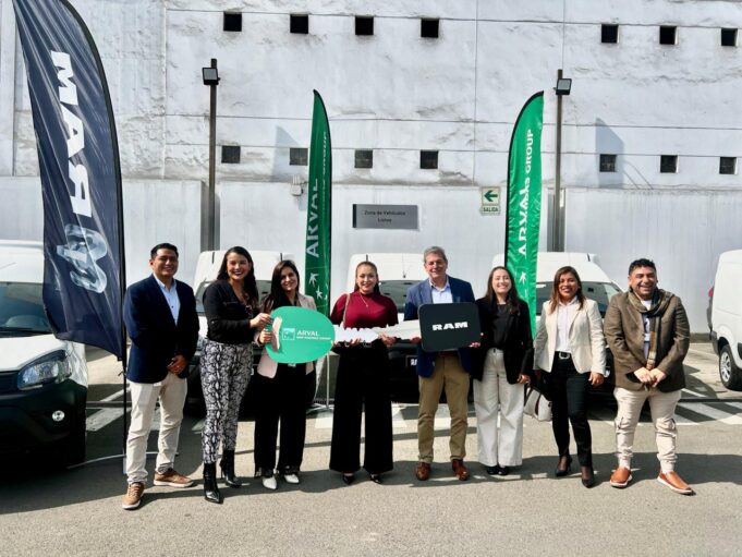 Arval incorpora más de 100 Ram V700 en su flota para potenciar las operaciones del Grupo Cobra