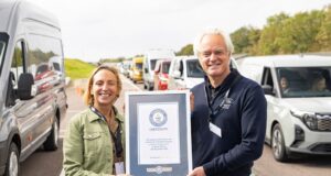 Ford Transit conquista el récord del Desfile de Vans más Grande del Mundo